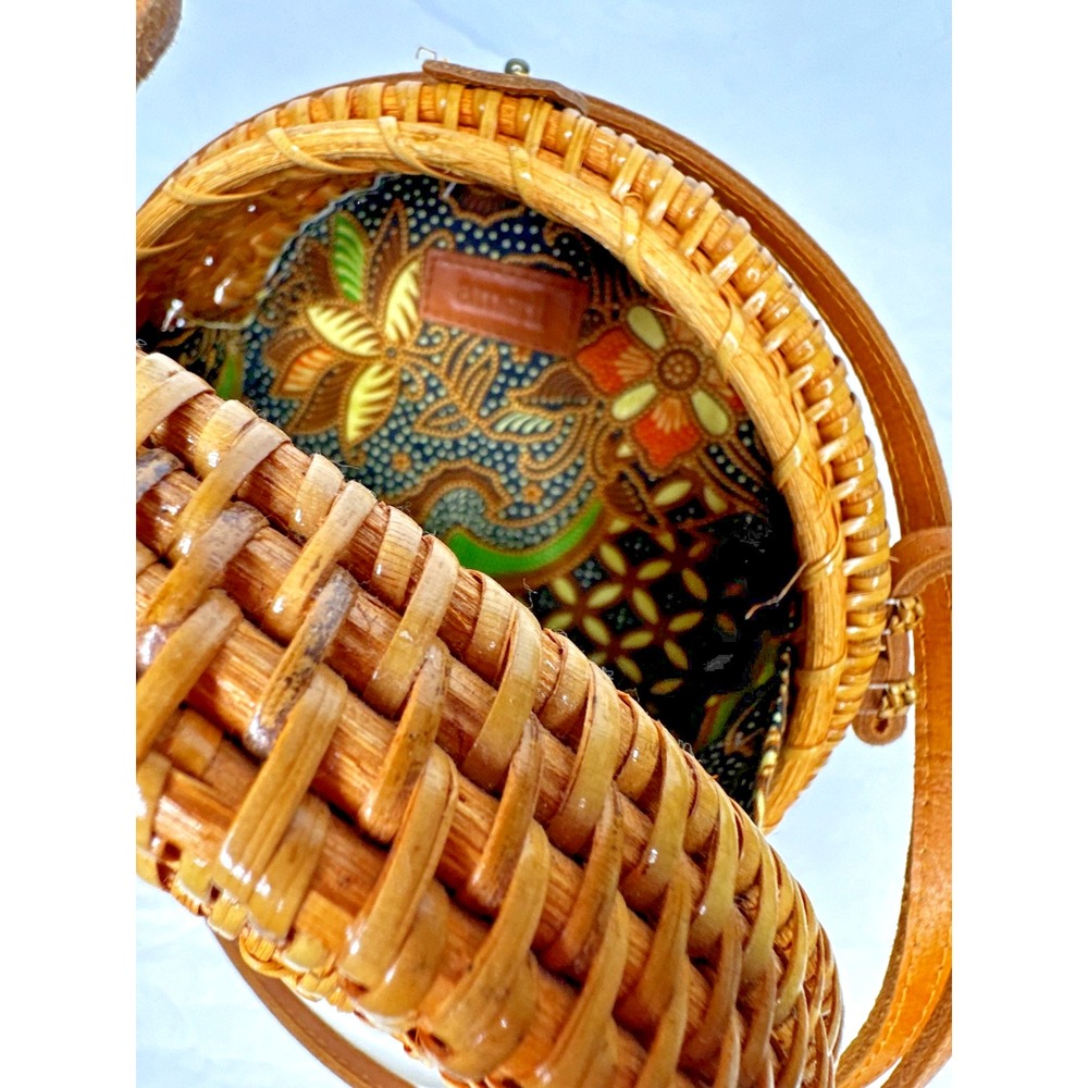 Round Wicker Woven Crossbody Bali Bag purse Baik fabric lining Purse - Picture 13 of 16